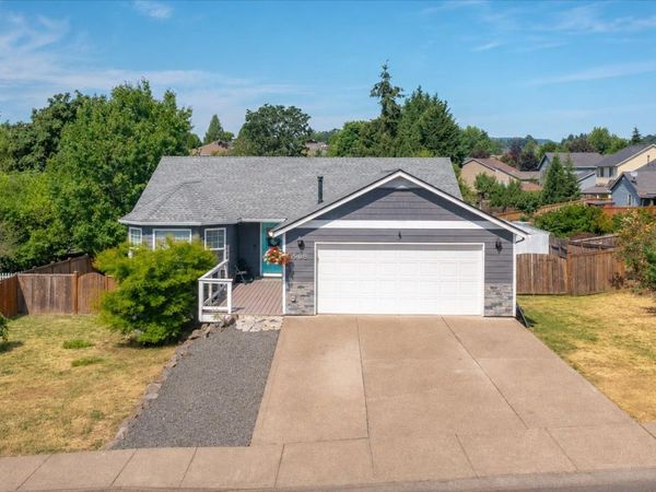 585 NW Marshall St, Dallas, OR 97338