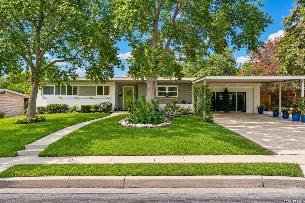 250 Springwood Ln, San Antonio, TX 78216 Main Photo