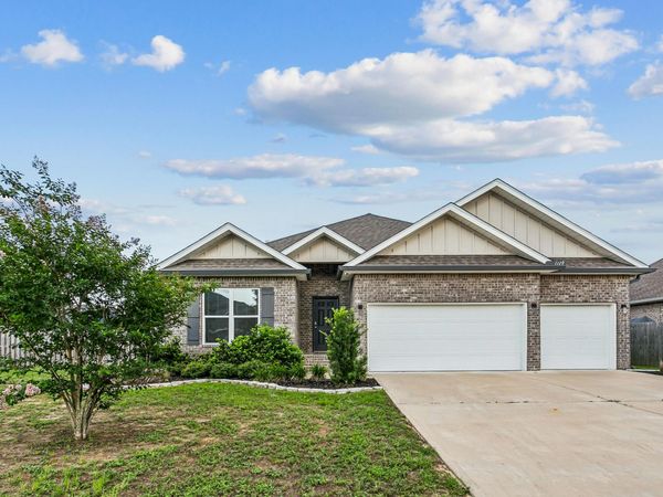 1129 Shoal River Drive, Crestview, FL 32539