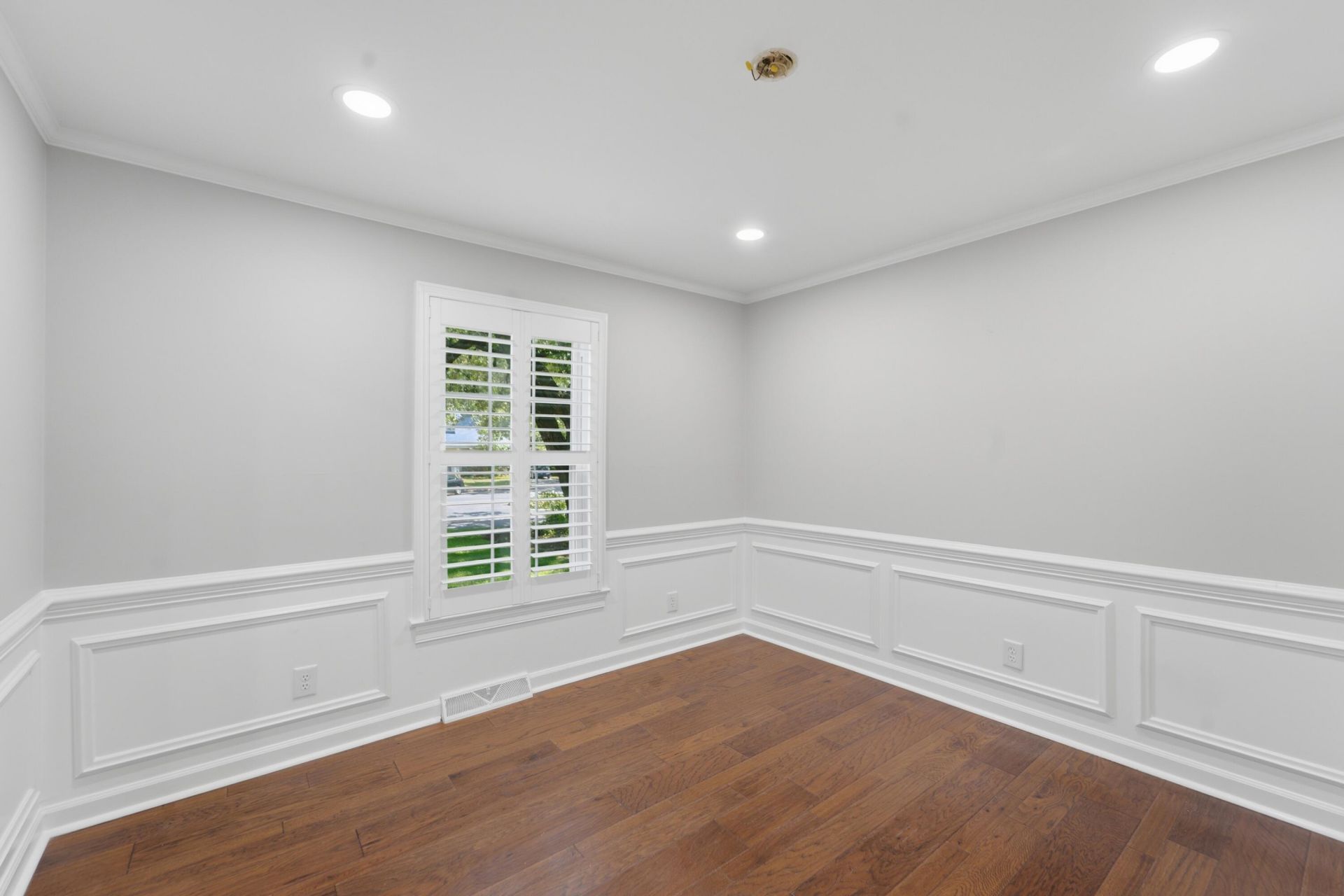 1249 Dearsley Court Photo 21