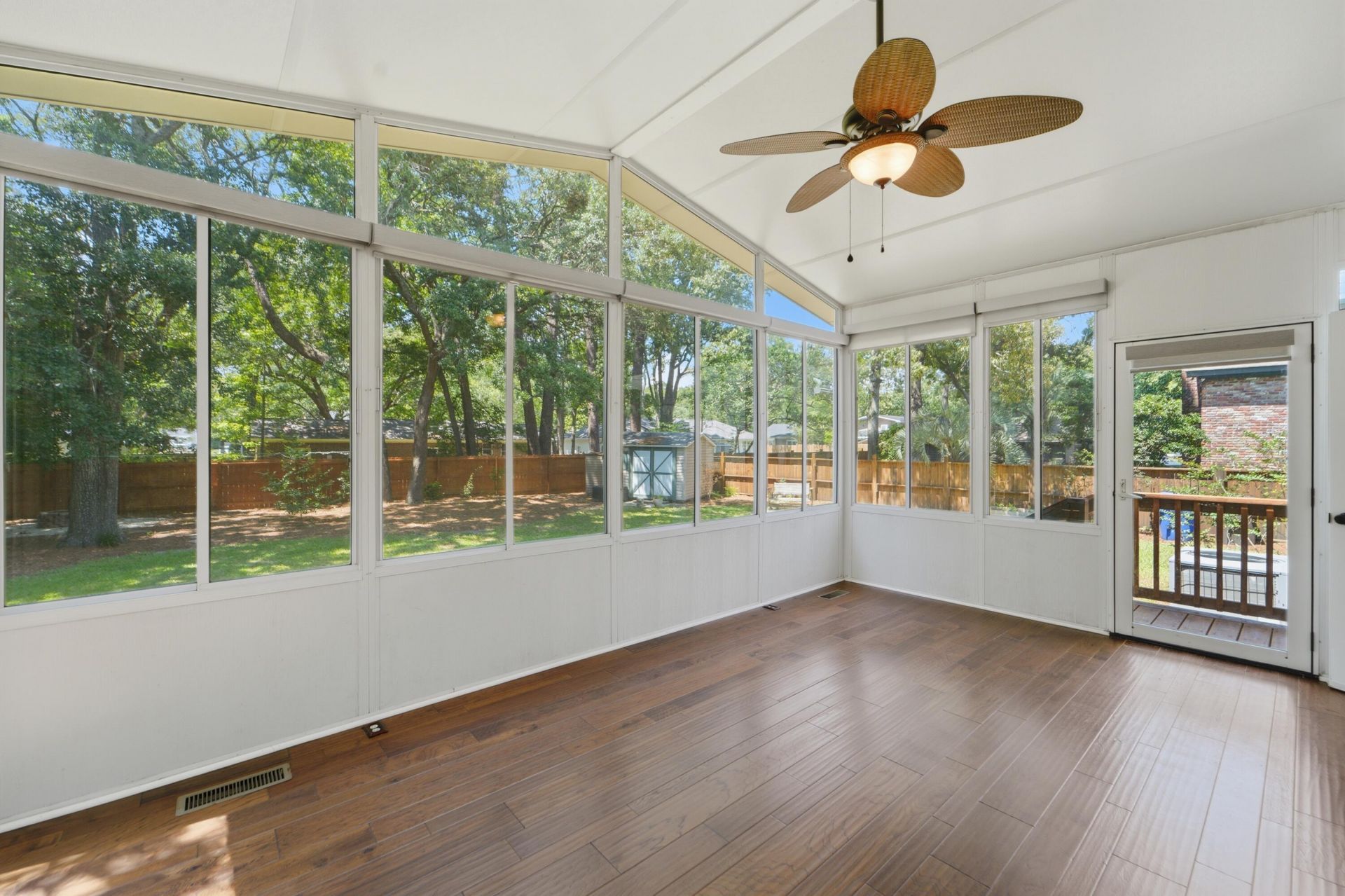 1249 Dearsley Court Photo 23