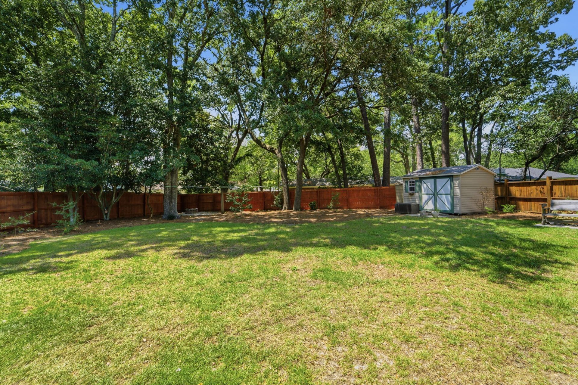 1249 Dearsley Court Photo 38