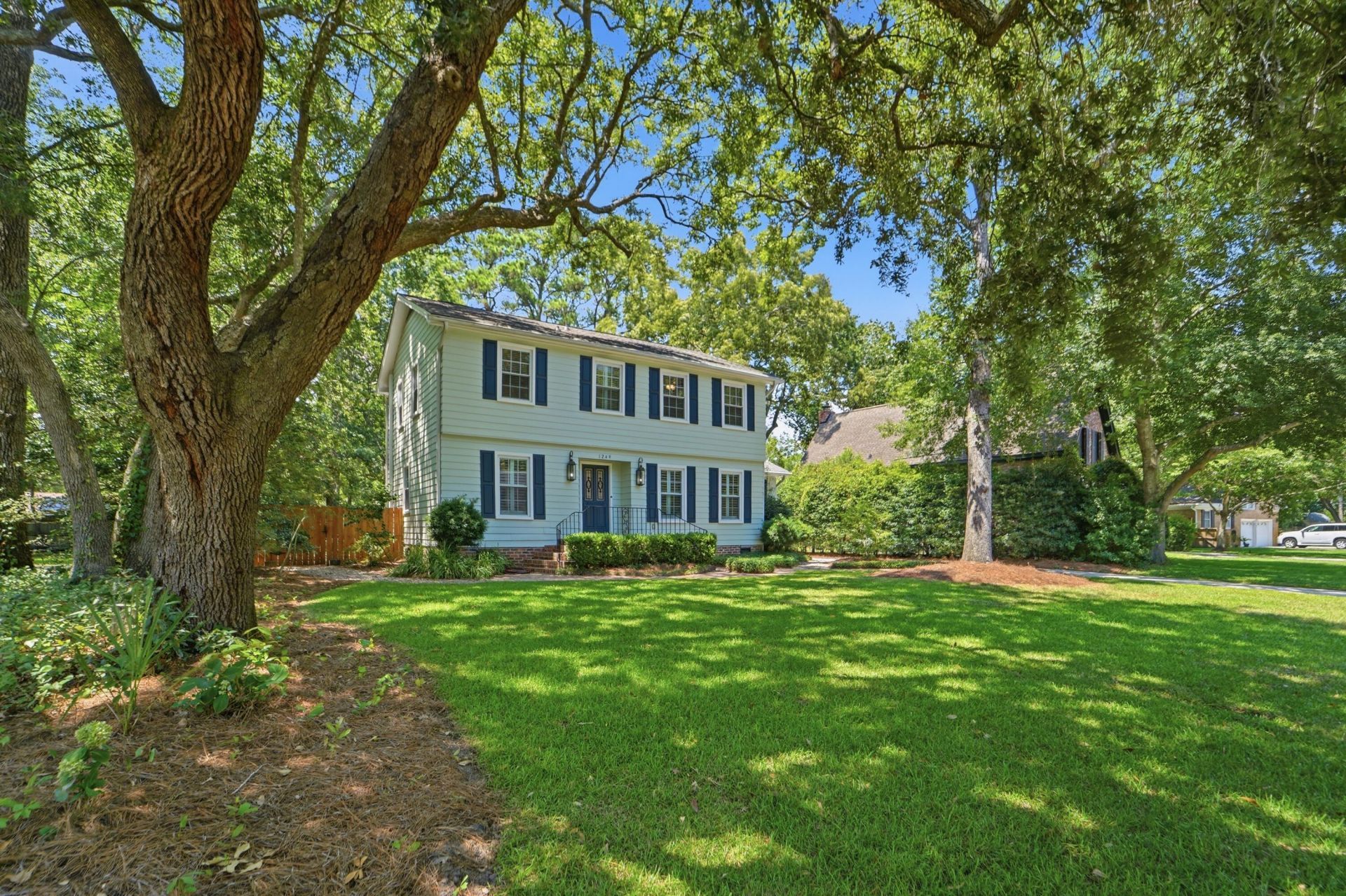 1249 Dearsley Court Photo 4