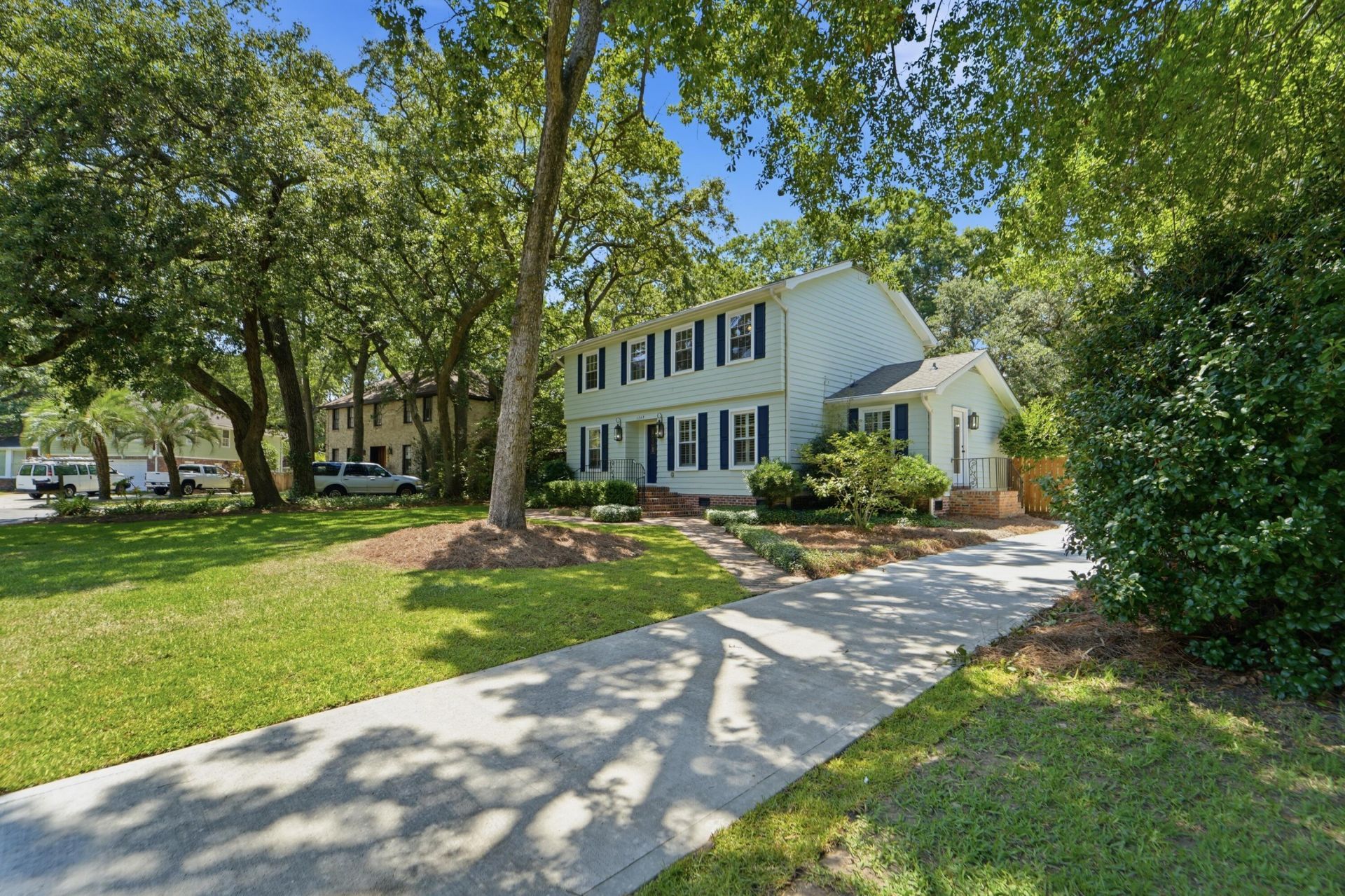 1249 Dearsley Court Photo 5