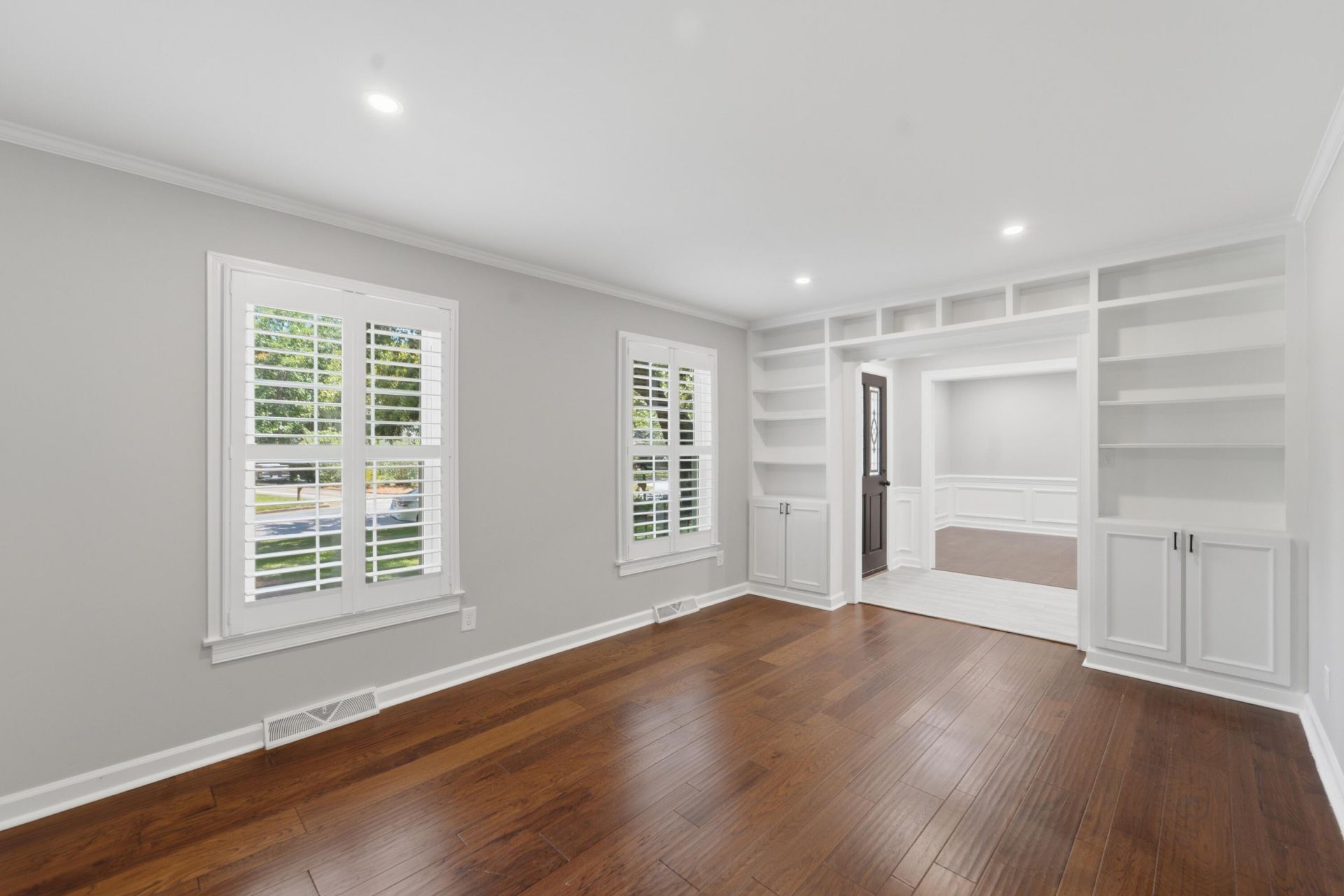 1249 Dearsley Court Photo 8