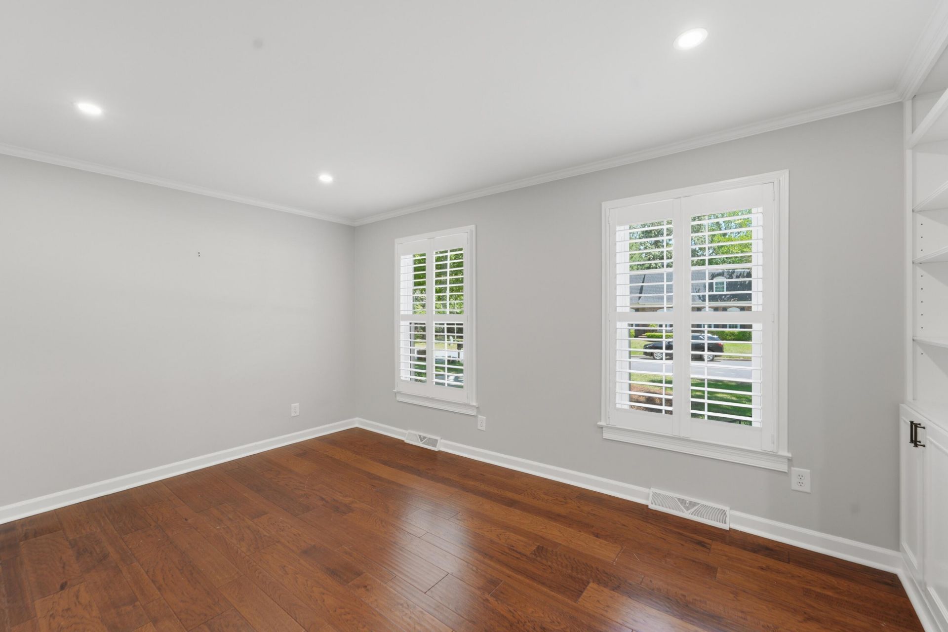 1249 Dearsley Court Photo 9