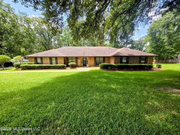 603 Trailwood Drive, Clinton, MS 39056