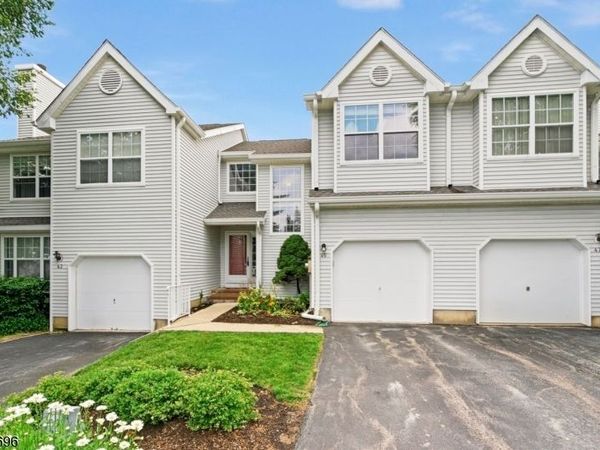 45 Weatherhill Rd, Hamburg, NJ 07419