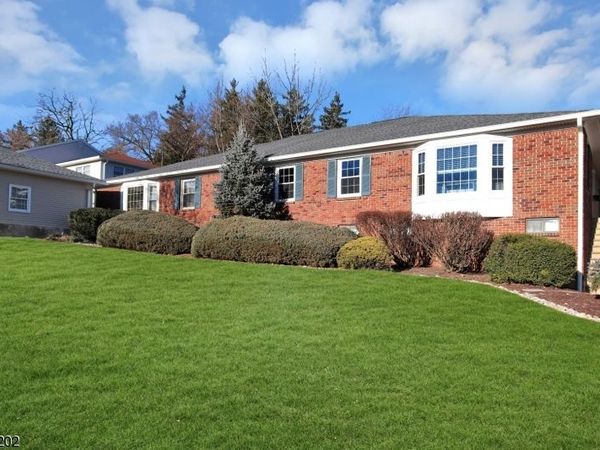 2 Brandywyne Dr, Florham Park, NJ 07932