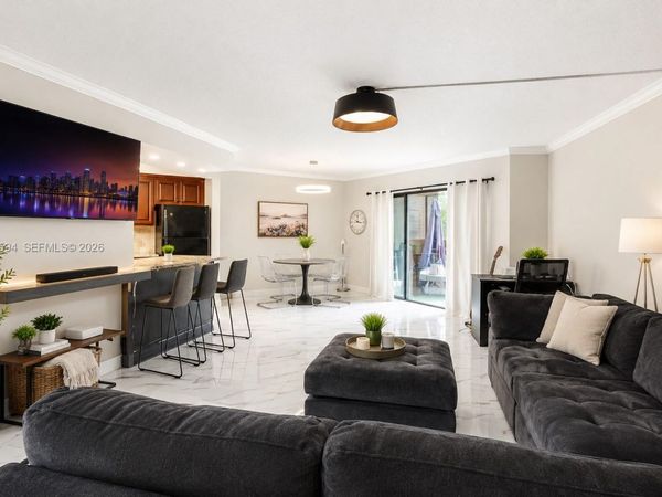 6855 W Broward Blvd, Unit 201, Plantation, FL 33317