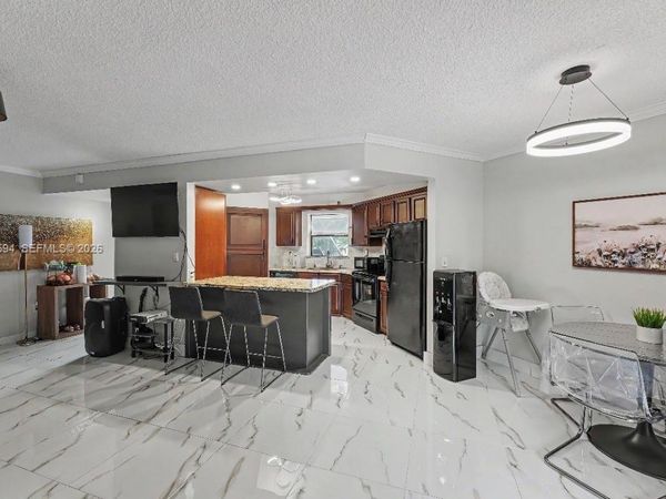 6855 W Broward Blvd, Unit 201, Plantation, FL 33317