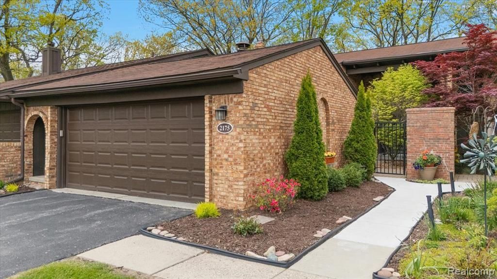 2175 Bordeaux Street, West Bloomfield Township, MI 48323 Main Photo