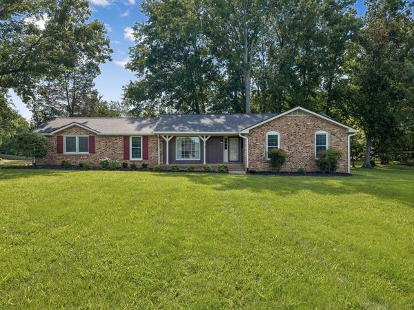 1996 Graceland Dr , Goodlettsville, TN 37072