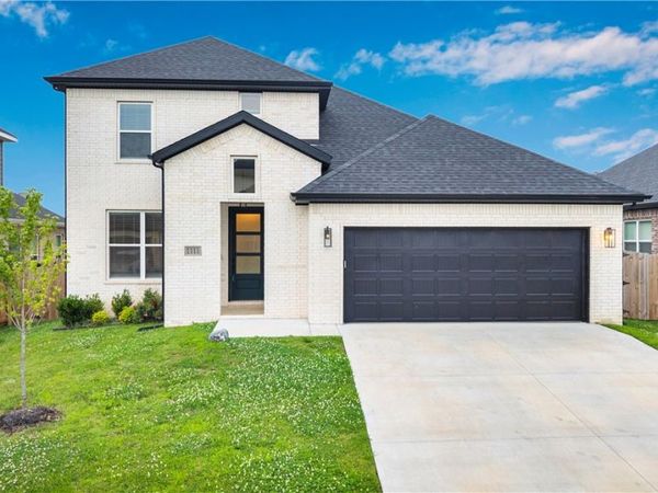 1111 Mammoth Street , Bentonville, AR 72713
