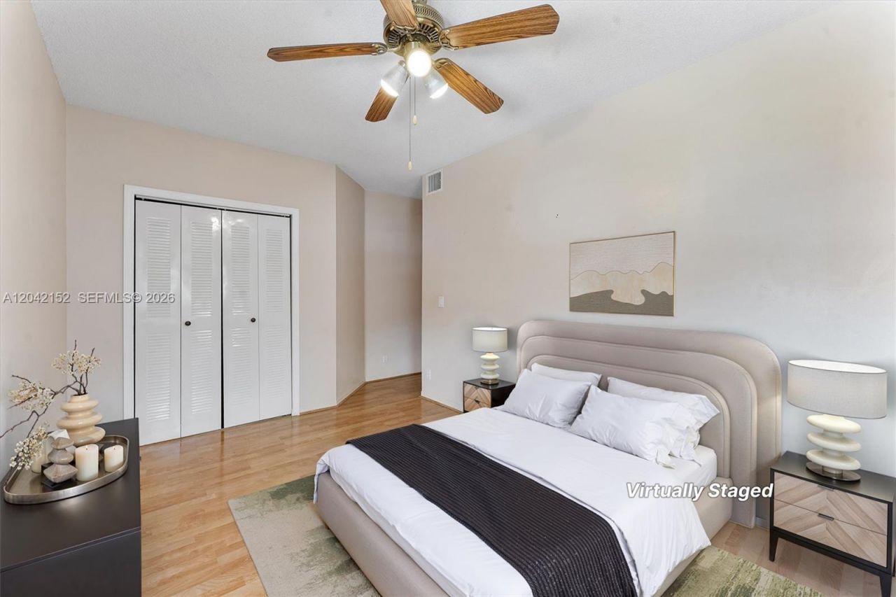 1552 Barcelona Way , Unit 6-19, Weston, FL 33327 Photo