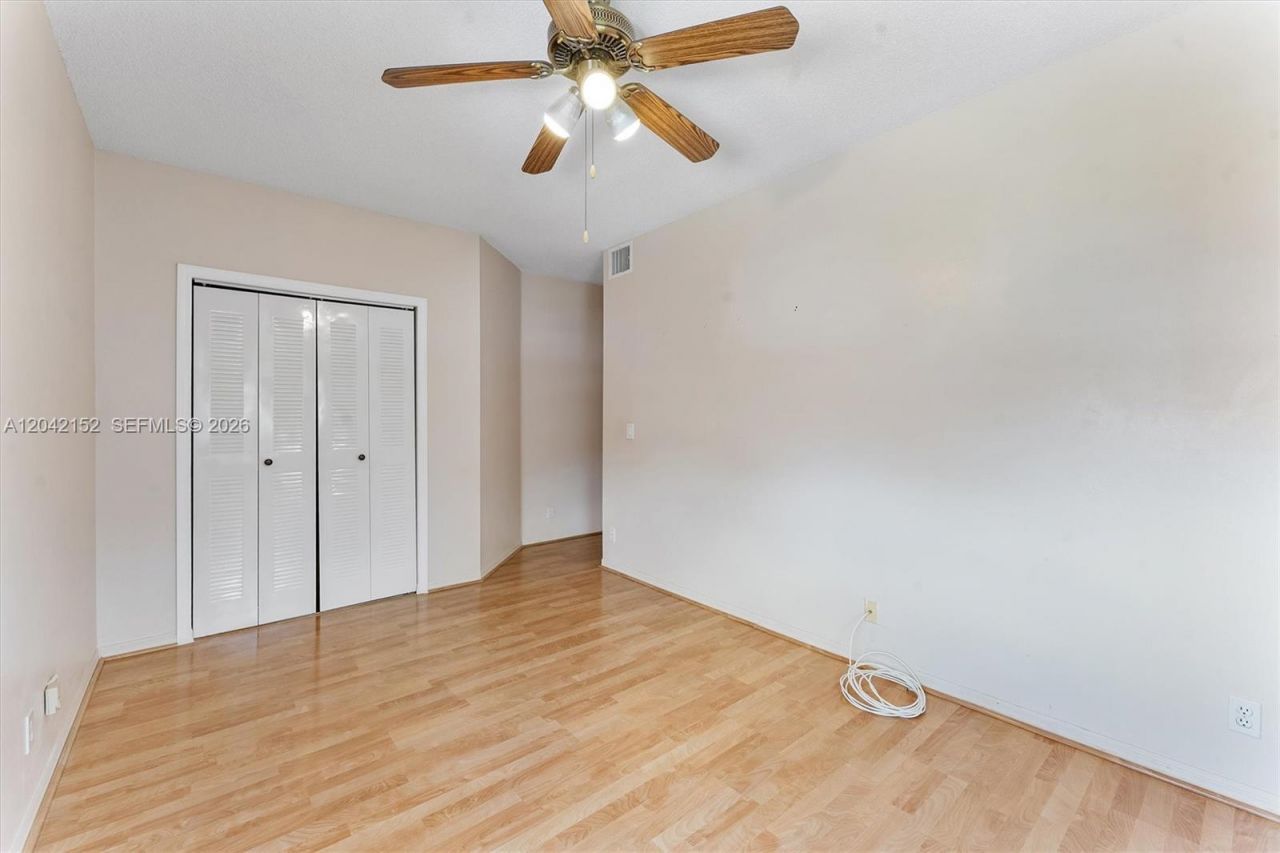 1552 Barcelona Way , Unit 6-19, Weston, FL 33327 Photo