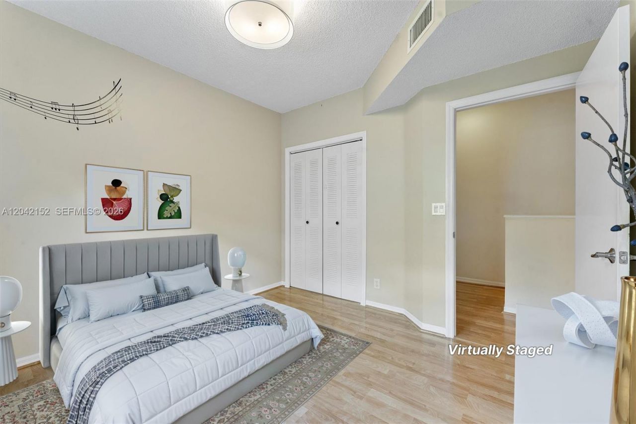 1552 Barcelona Way , Unit 6-19, Weston, FL 33327 Photo
