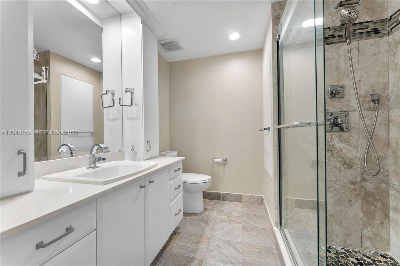 1552 Barcelona Way , Unit 6-19, Weston, FL 33327 Photo