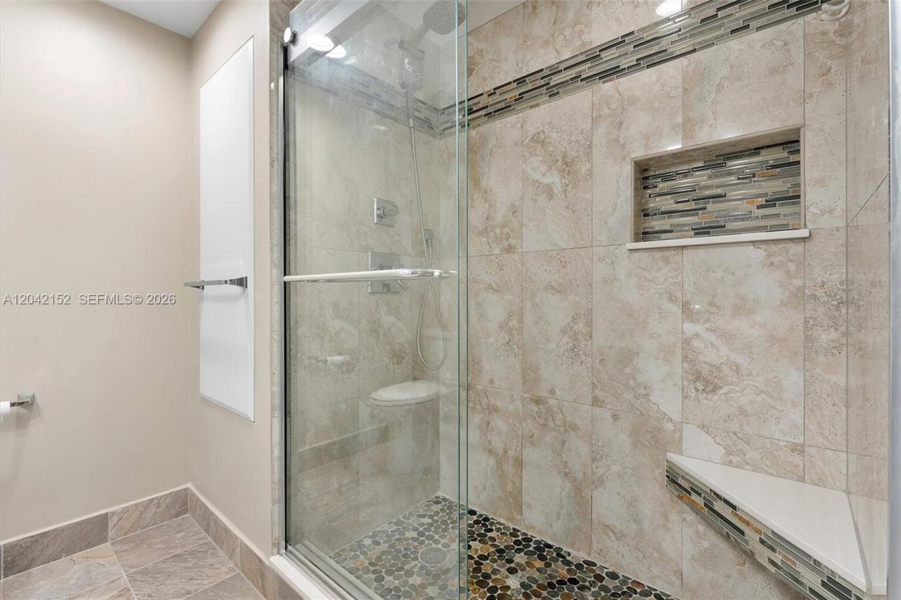 1552 Barcelona Way , Unit 6-19, Weston, FL 33327 Photo
