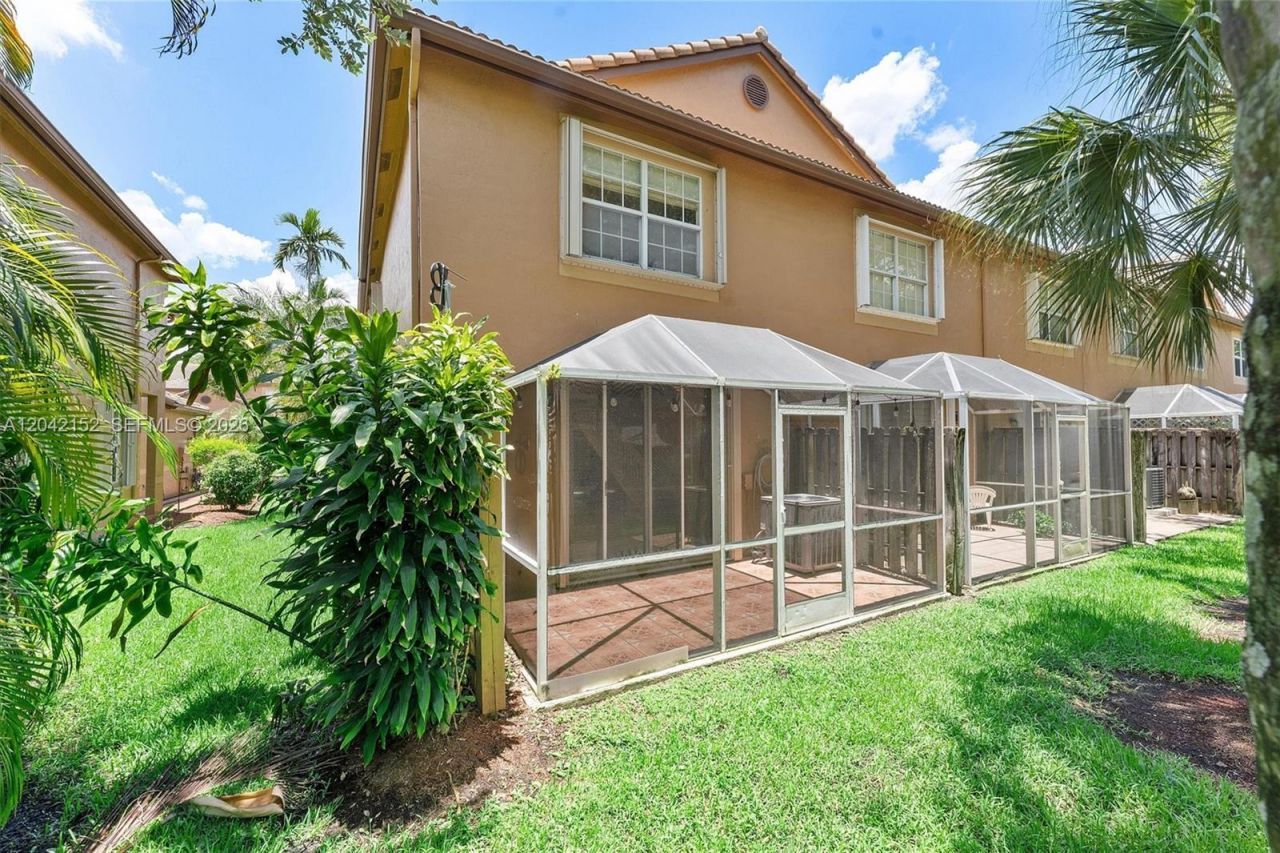 1552 Barcelona Way , Unit 6-19, Weston, FL 33327 Photo