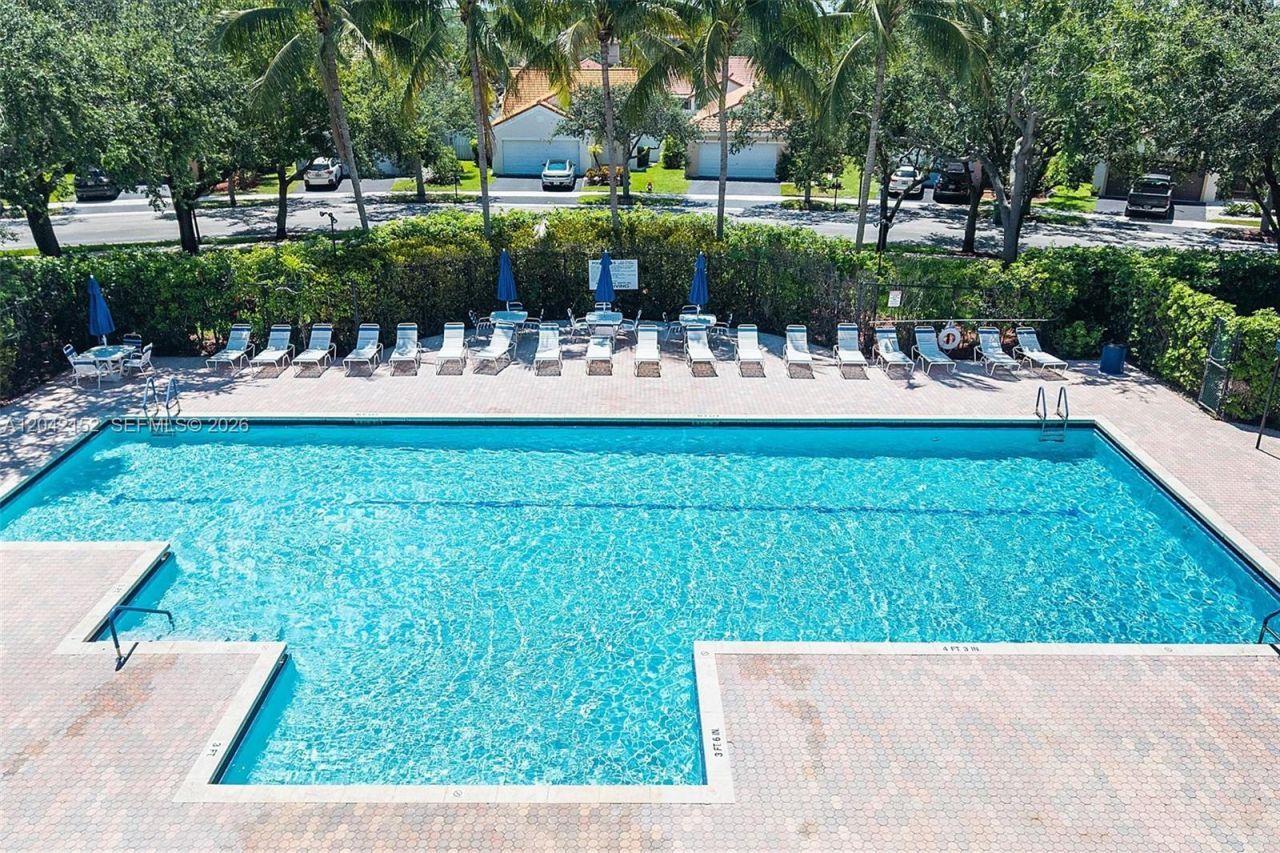 1552 Barcelona Way , Unit 6-19, Weston, FL 33327 Photo