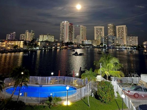 450 GOLDEN ISLES DR , Unit 2H, Hallandale Beach, FL 33009