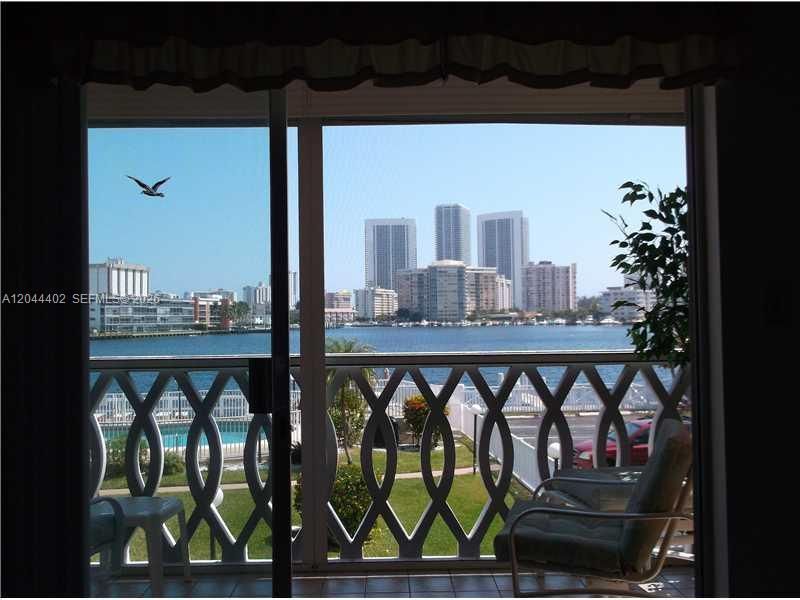 450 Golden Isles Dr, Unit 2H, Hallandale Beach, FL 33009 Photo