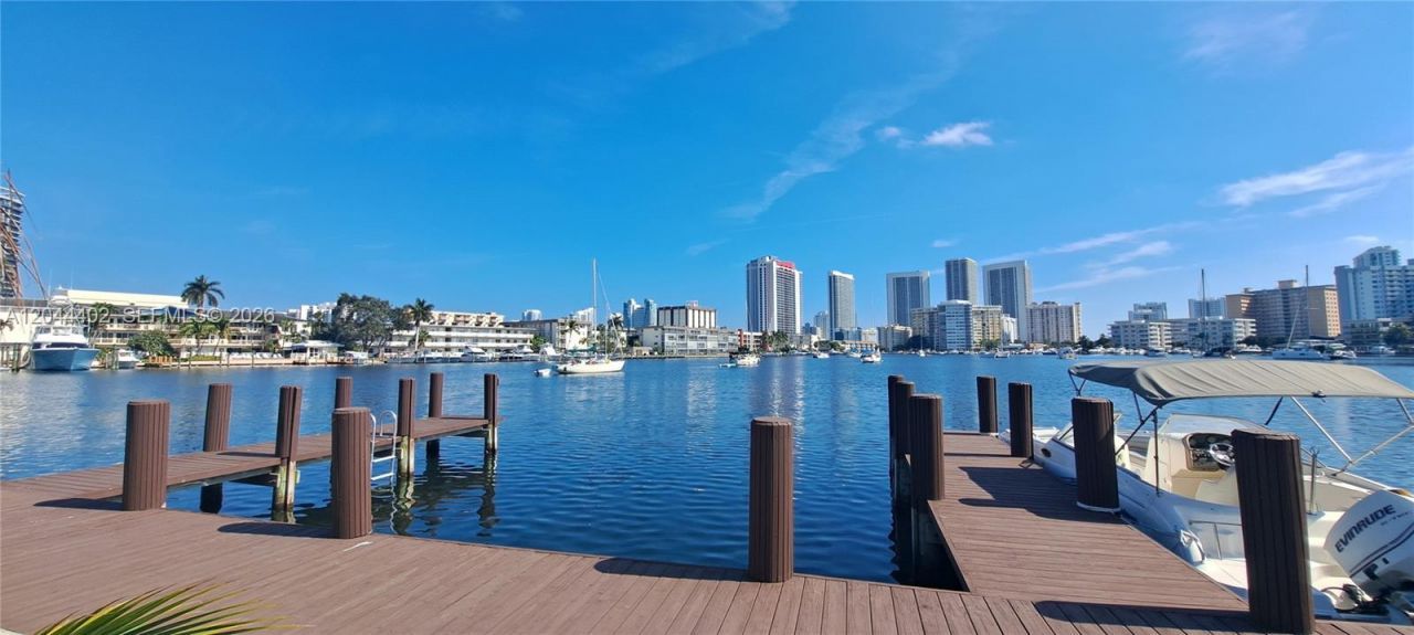 450 Golden Isles Dr, Unit 2H, Hallandale Beach, FL 33009 Photo