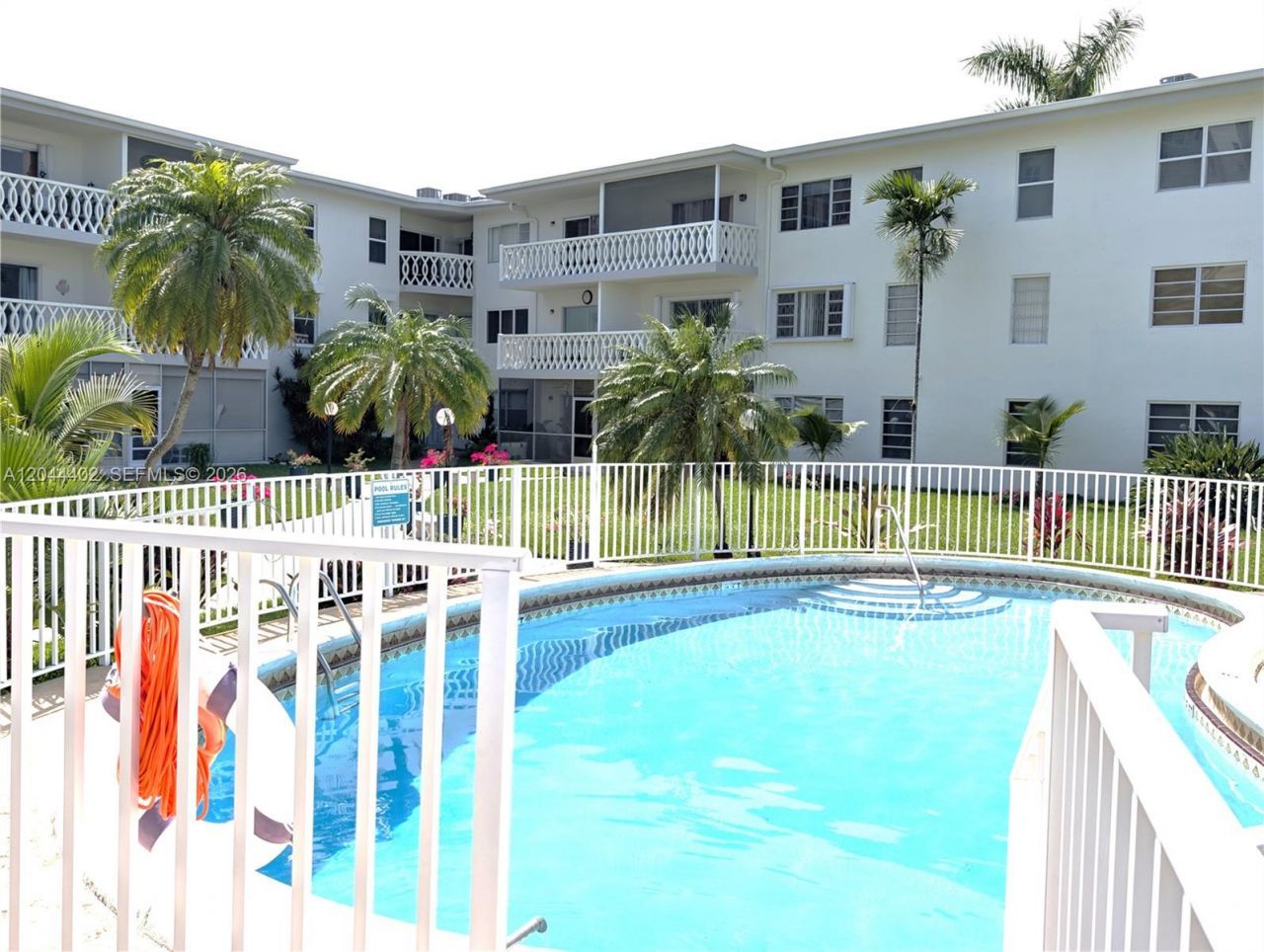 450 Golden Isles Dr, Unit 2H, Hallandale Beach, FL 33009 Photo
