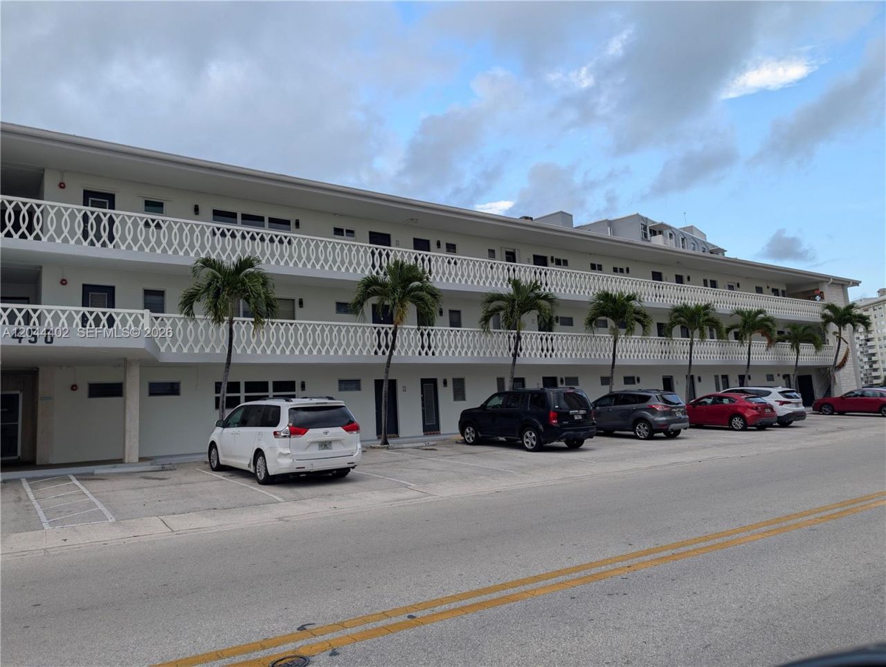 450 Golden Isles Dr, Unit 2H, Hallandale Beach, FL 33009 Photo
