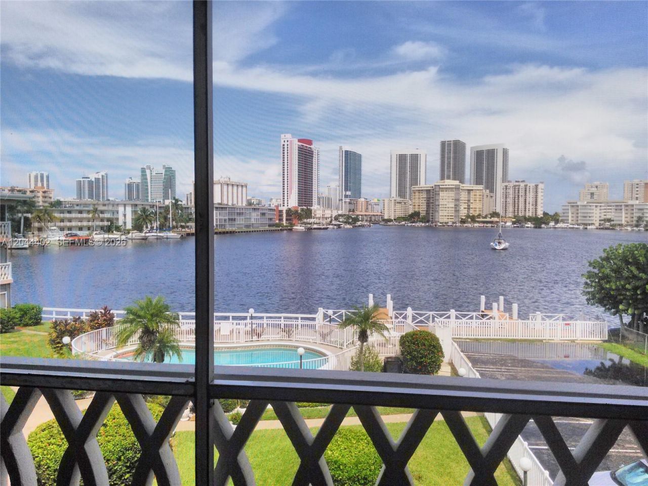 450 Golden Isles Dr, Unit 2H, Hallandale Beach, FL 33009 Photo