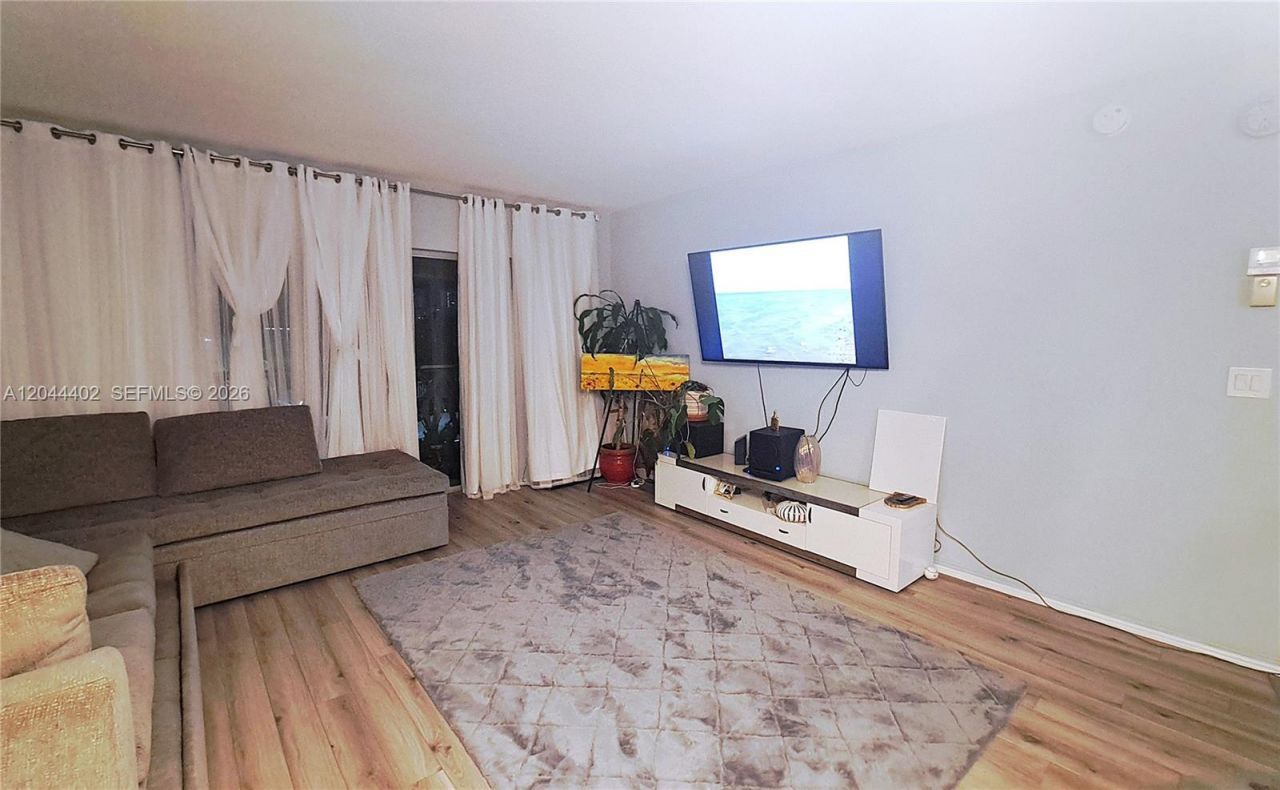 450 Golden Isles Dr, Unit 2H, Hallandale Beach, FL 33009 Photo