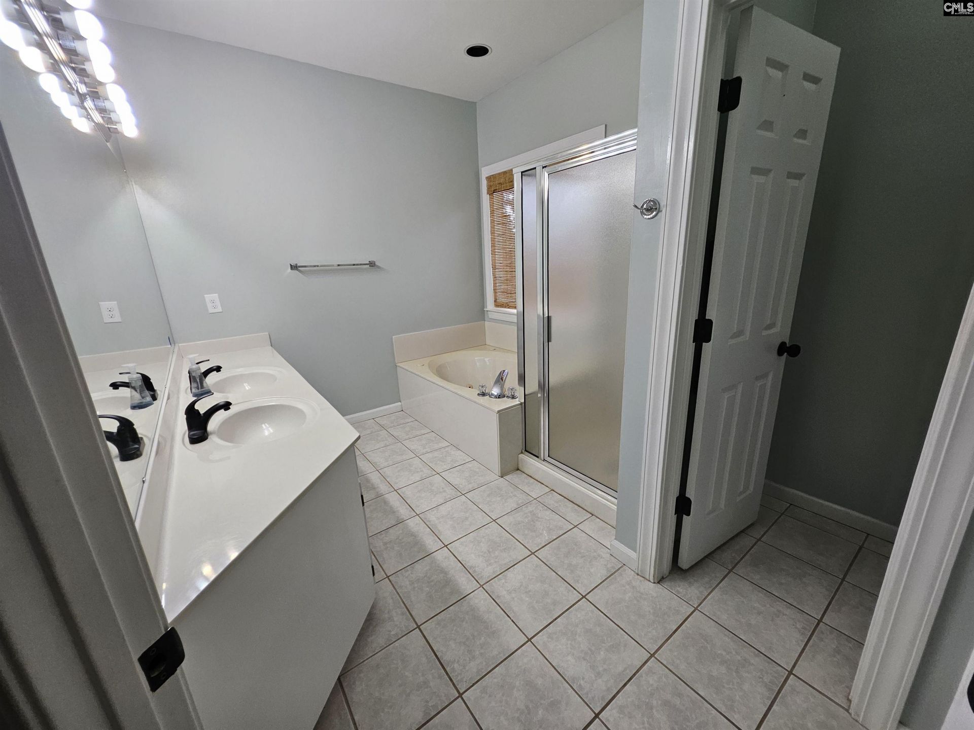208 Winchester Court Photo 11