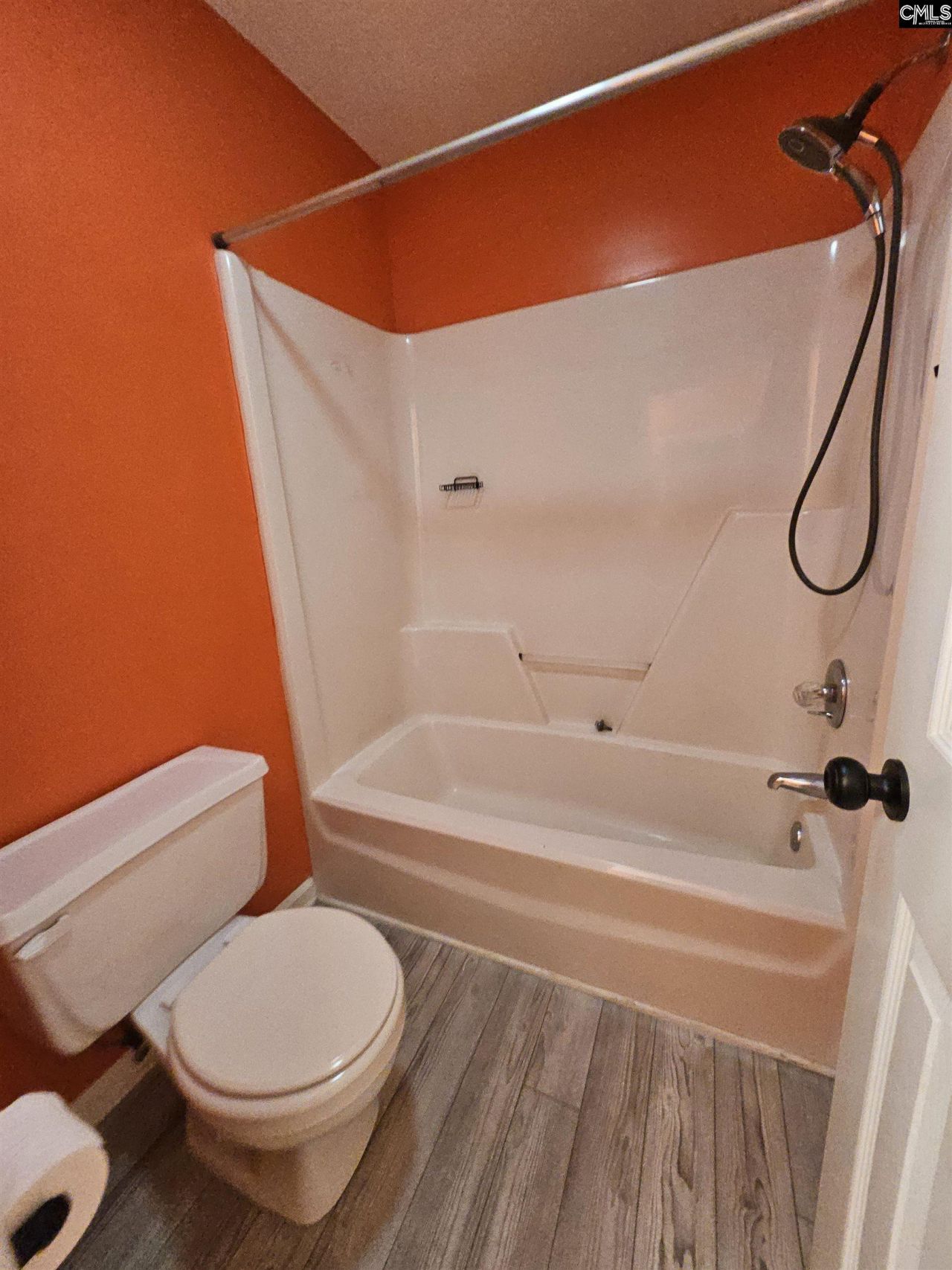 208 Winchester Court Photo 18
