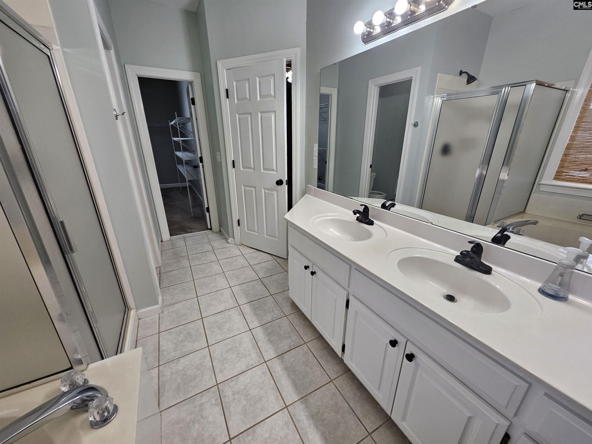 208 Winchester Court Photo 9