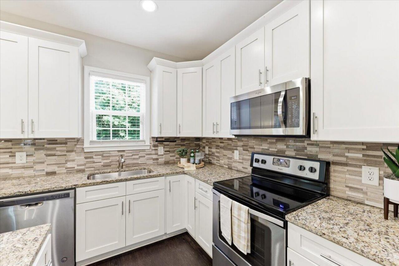 3584 Berryhill Road Photo 10