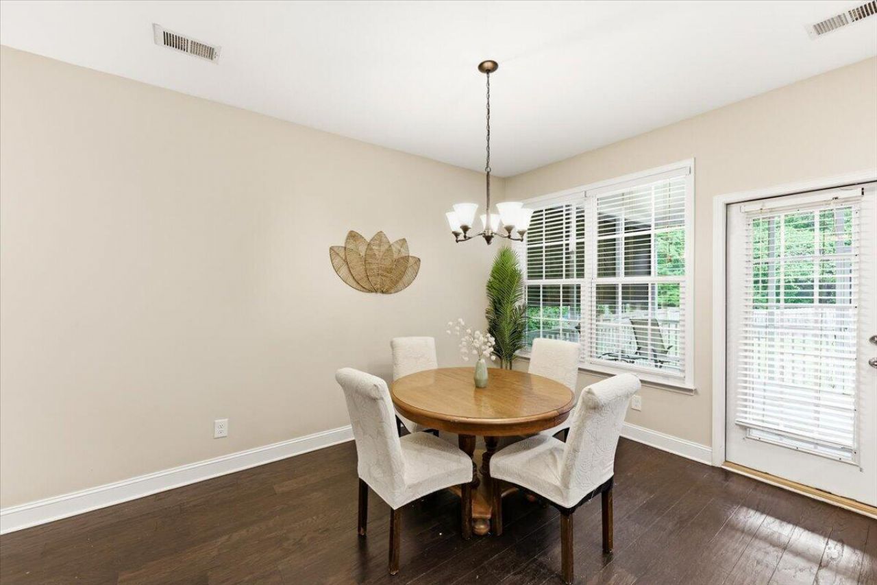 3584 Berryhill Road Photo 11