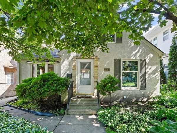2081 Jefferson Avenue, Saint Paul, MN 55105