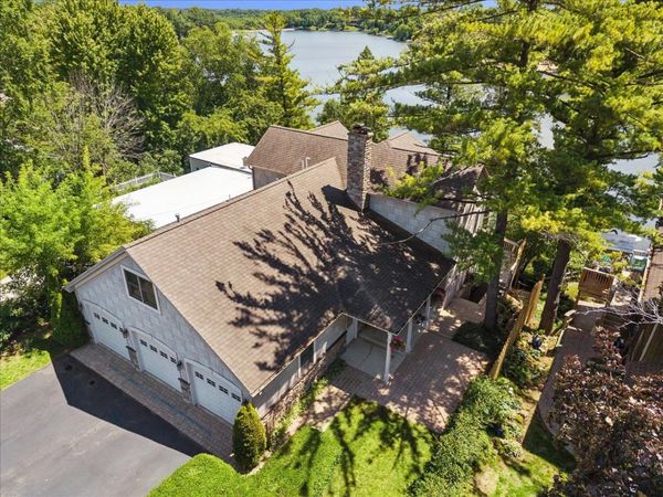 113 Hilltop Drive , Lake In The Hills, IL 60156