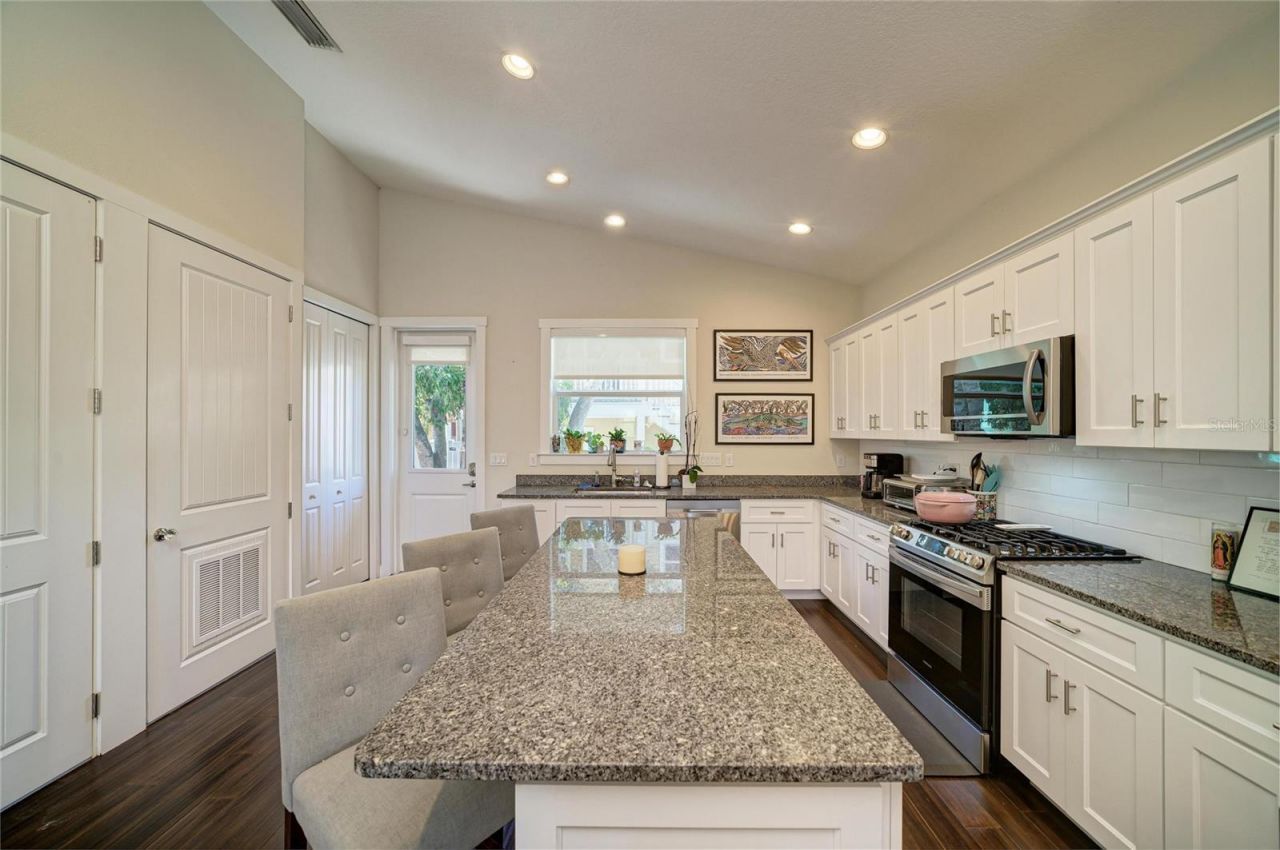 632 Virginia Drive , Bradenton, FL 34205 Photo