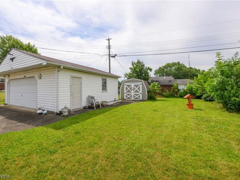 2400 40th Street NE, Canton, OH 44705 Photo 17