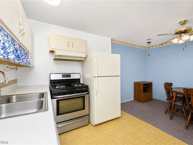 2400 40th Street NE, Canton, OH 44705 Photo 3