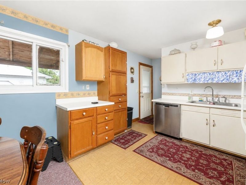 2400 40th Street NE, Canton, OH 44705 Photo 4