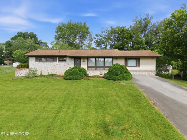 5421 Bluefield Rd, Knoxville, TN 37921