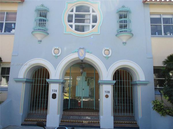 736 13th Street , Miami Beach, FL 33139