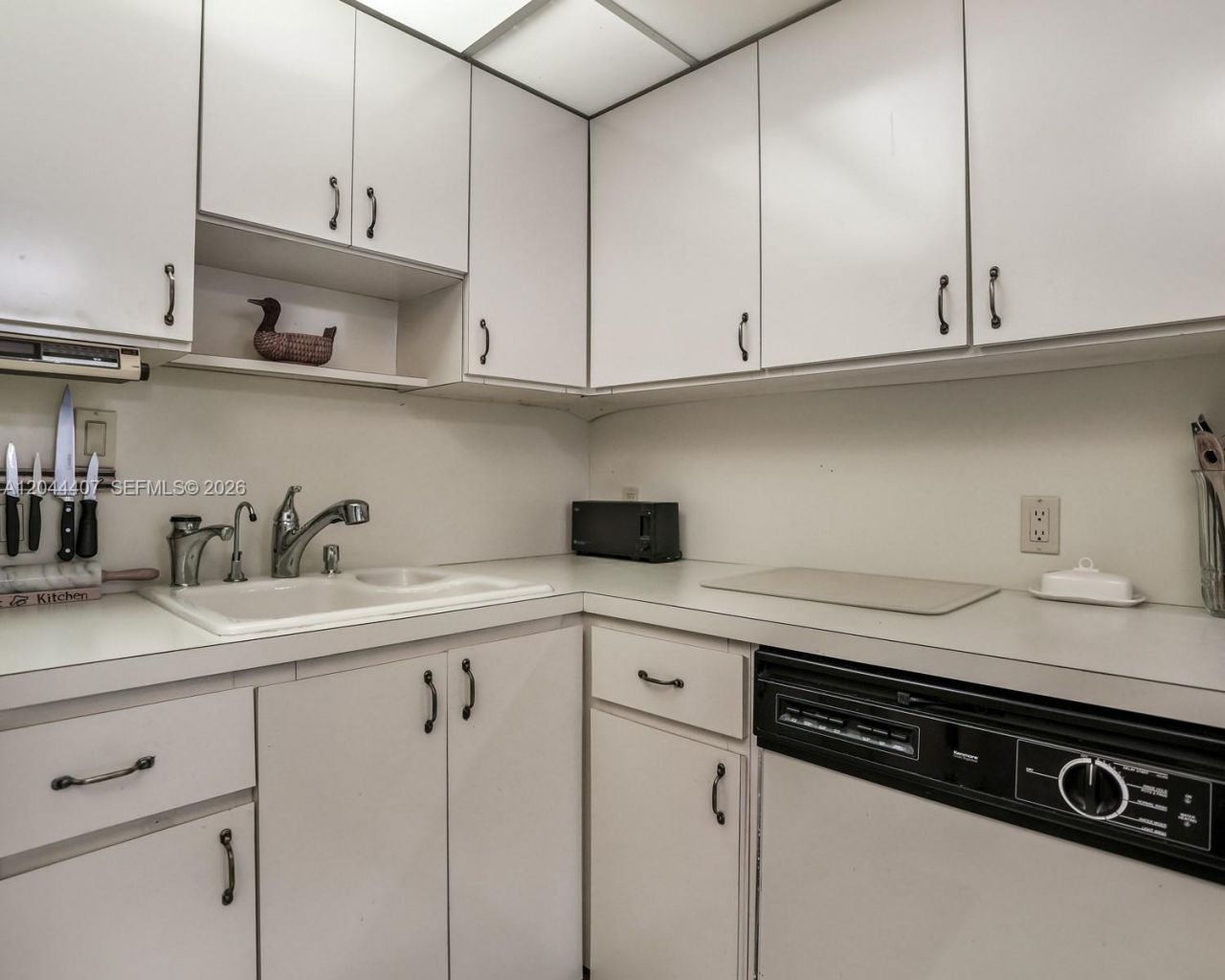 100 Bayview Dr , Unit 1620, Sunny Isles Beach, FL 33160 Photo
