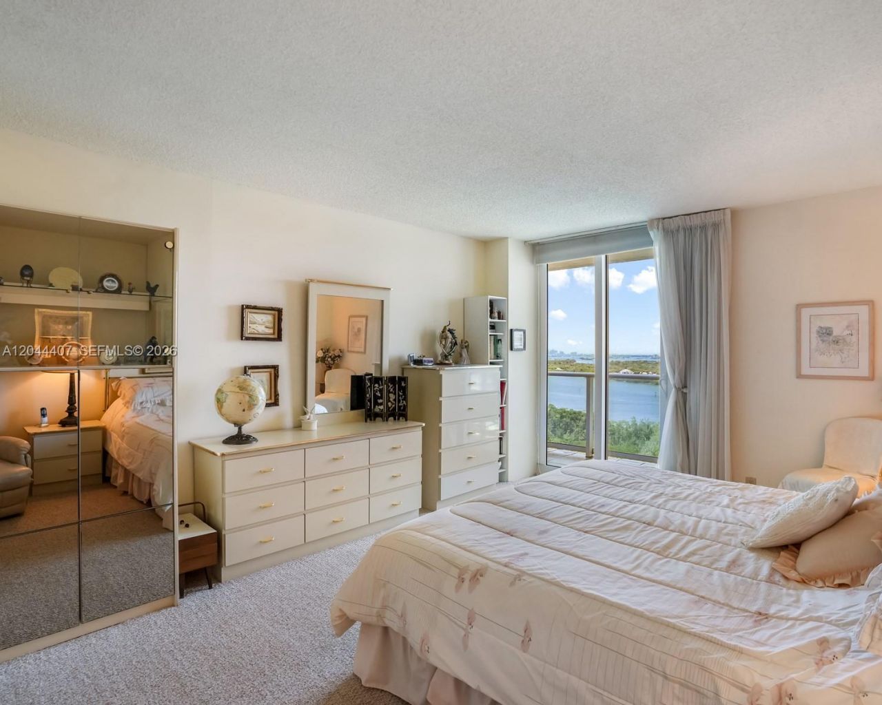 100 Bayview Dr , Unit 1620, Sunny Isles Beach, FL 33160 Photo