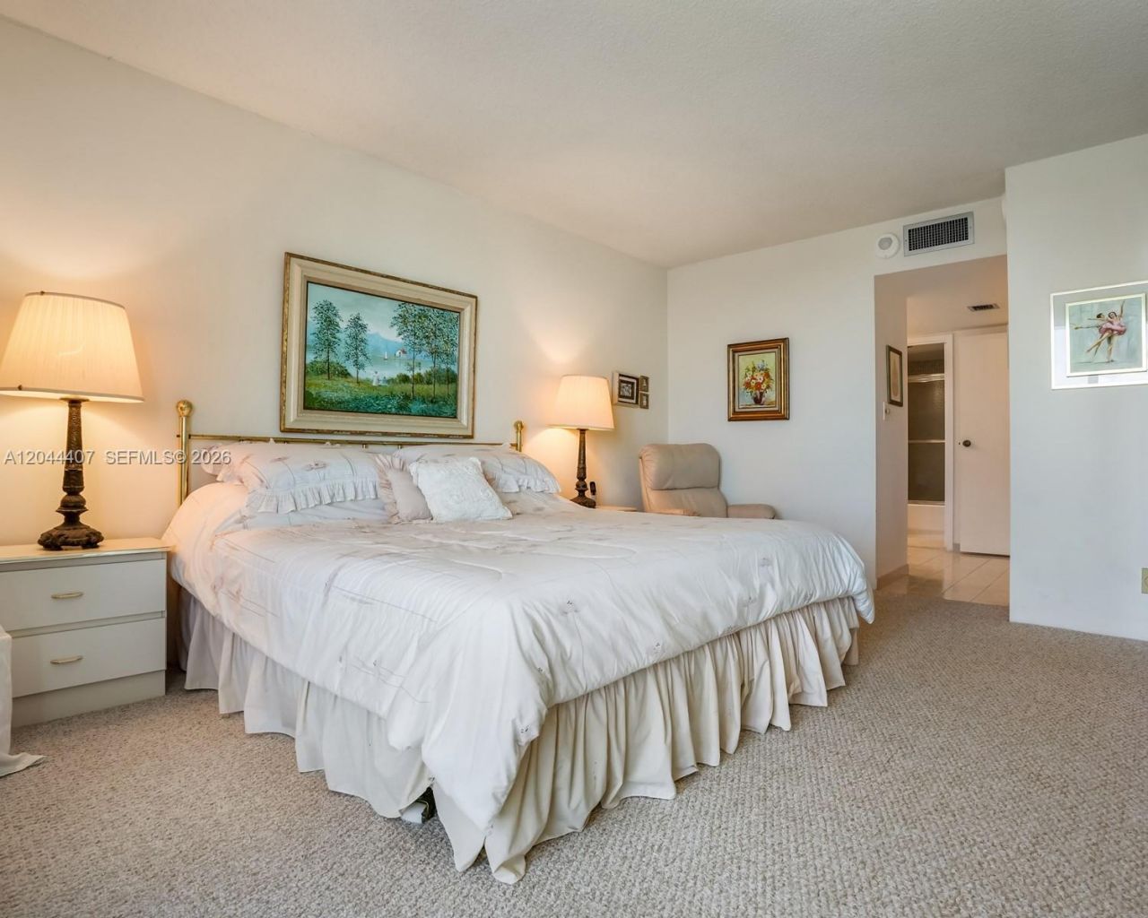 100 Bayview Dr , Unit 1620, Sunny Isles Beach, FL 33160 Photo