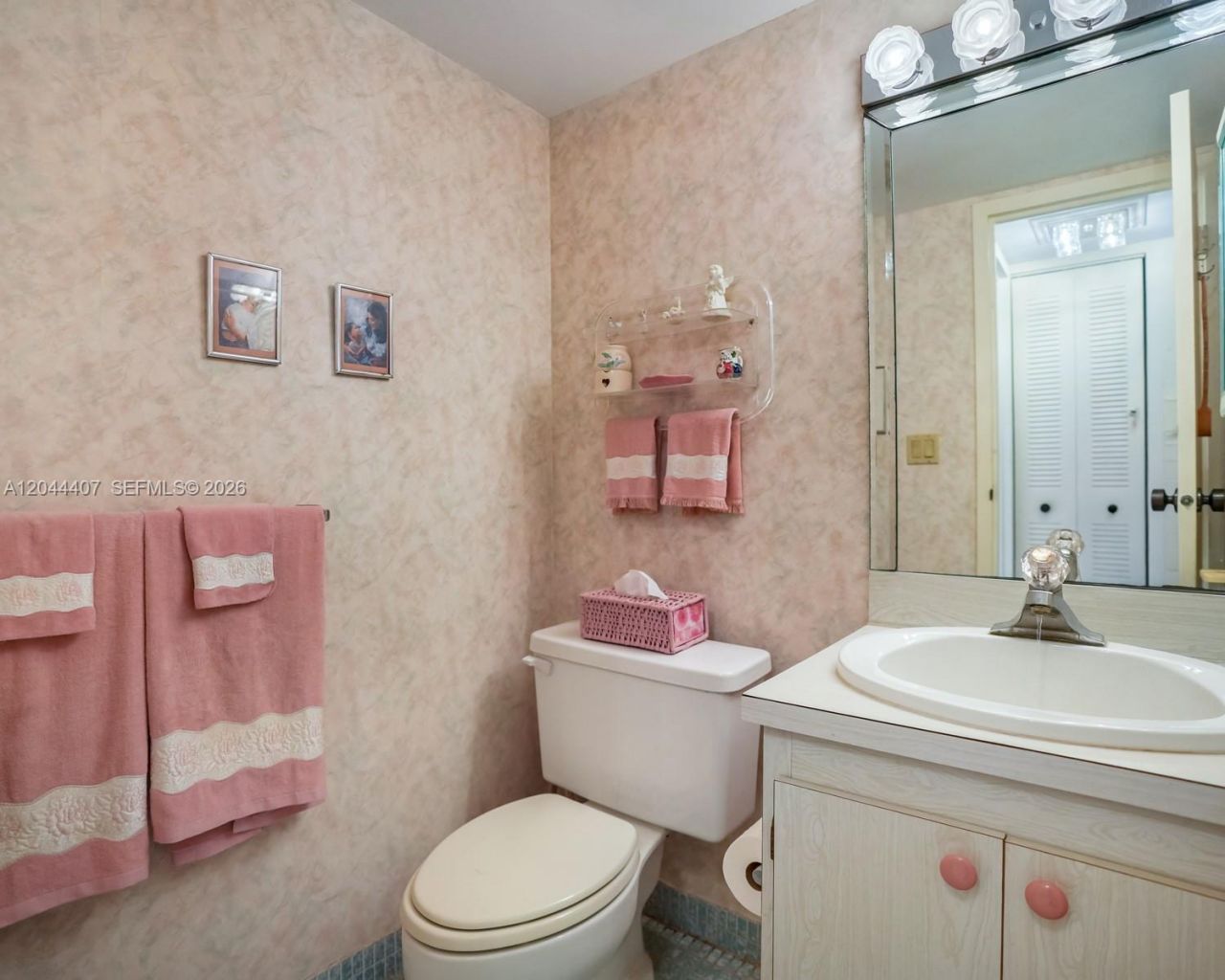 100 Bayview Dr , Unit 1620, Sunny Isles Beach, FL 33160 Photo