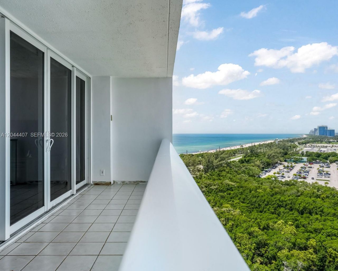 100 Bayview Dr , Unit 1620, Sunny Isles Beach, FL 33160 Photo